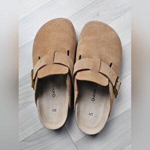 QUINCE Water Repellent Suede Clog Mule Color Dune Size 5